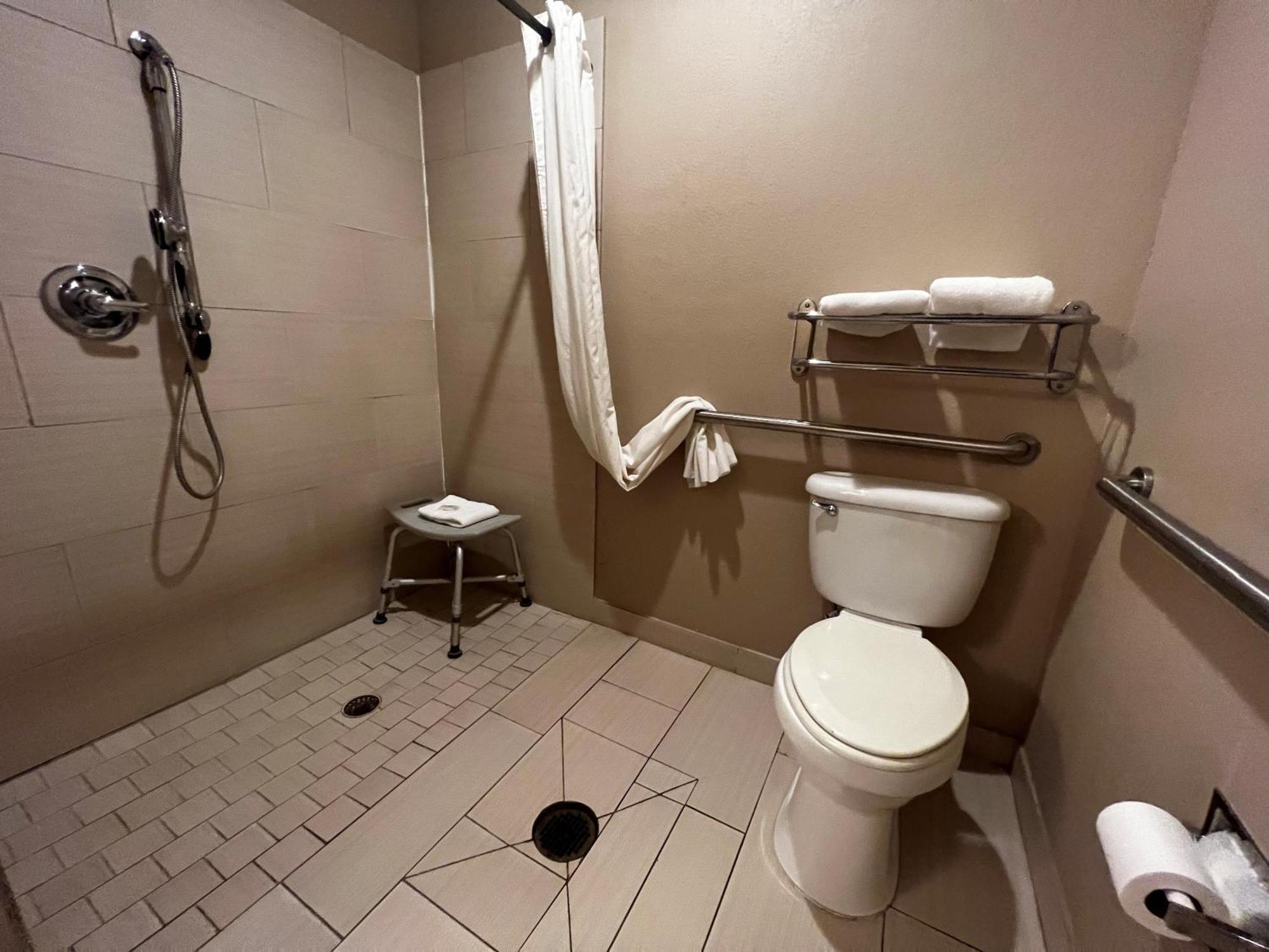 Super 8 By Wyndham Center Motel Luaran gambar