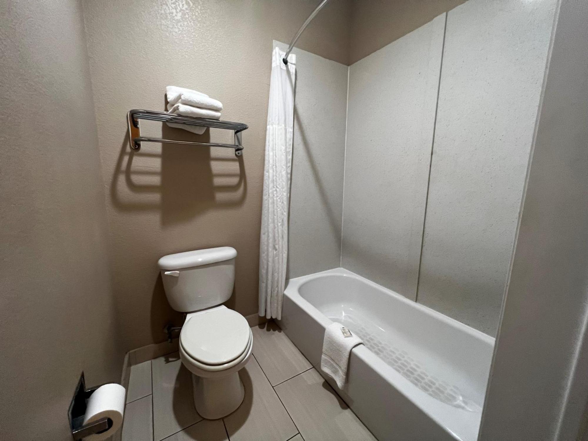 Super 8 By Wyndham Center Motel Luaran gambar
